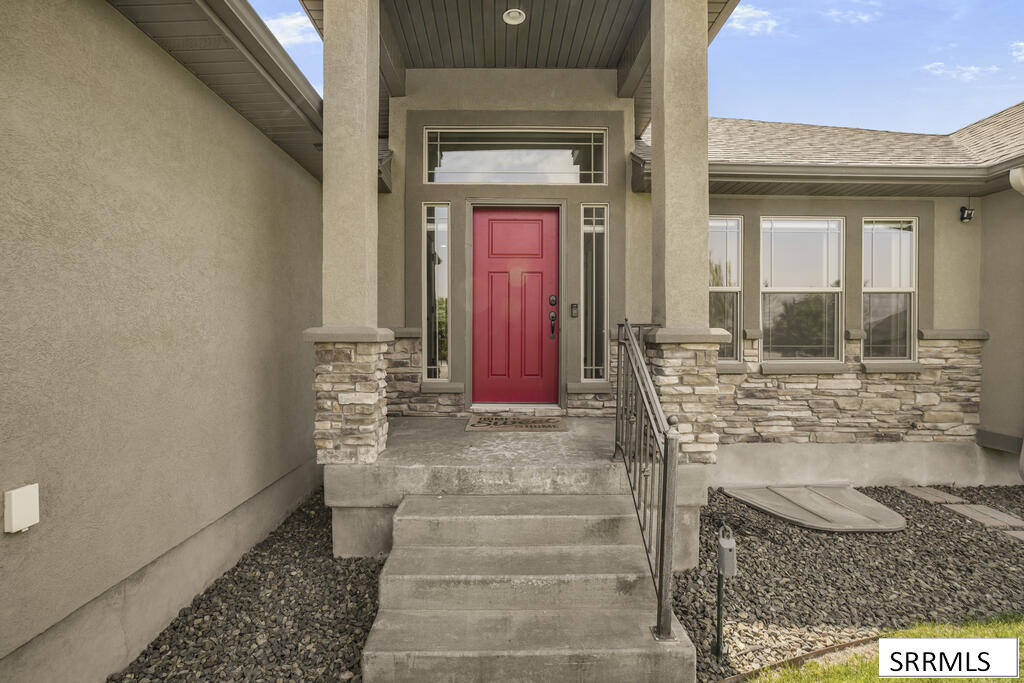 5970 Pheasant Drive Property Photo 6