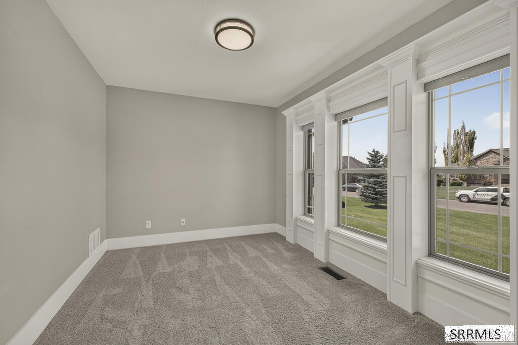 5970 Pheasant Drive Property Photo 8