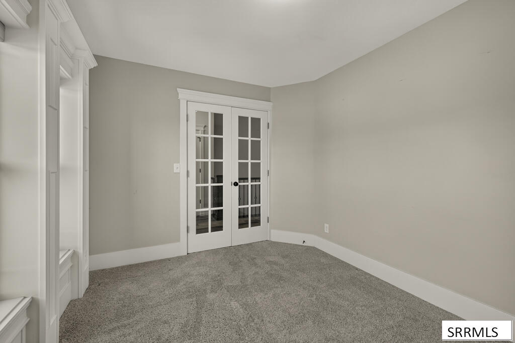 5970 Pheasant Drive Property Photo 9