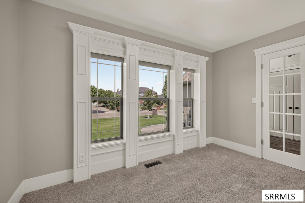 5970 Pheasant Drive Property Photo 10