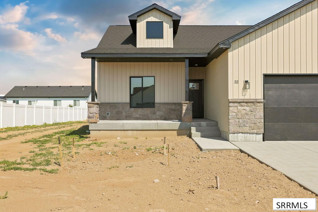 32 N Hemlock Lane Property Photo 4