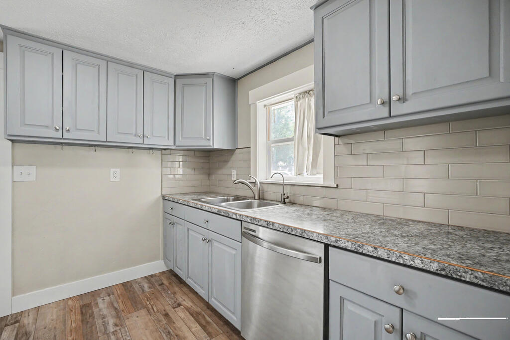 355 E 2nd N Property Photo 6