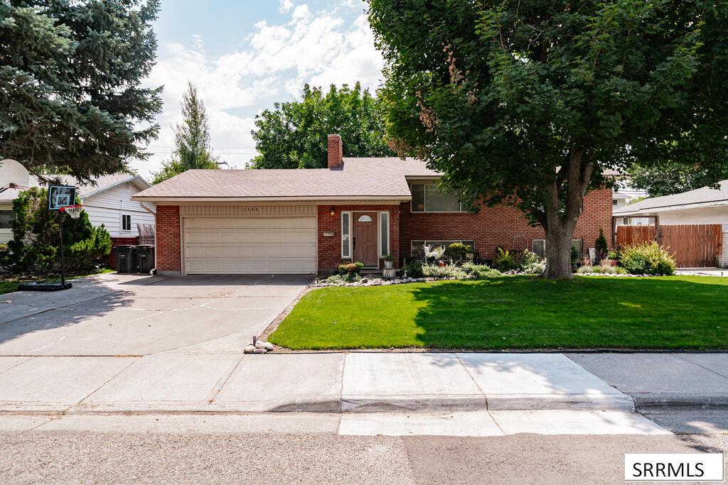 1394 E 21st Street Property Photo 2