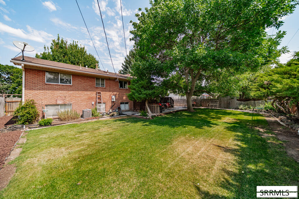 1394 E 21st Street Property Photo 51