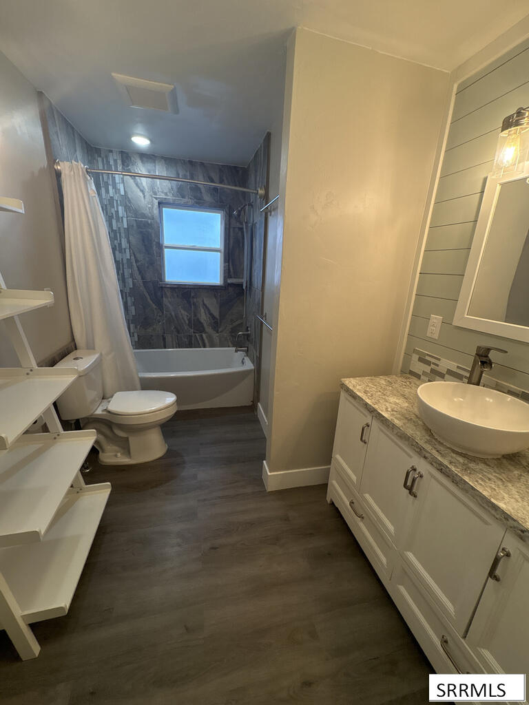 650 S 3rd E Property Photo 11