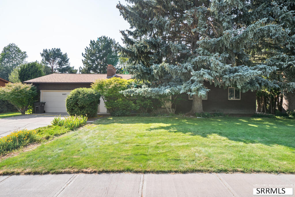 776 Adell Avenue Property Photo 1