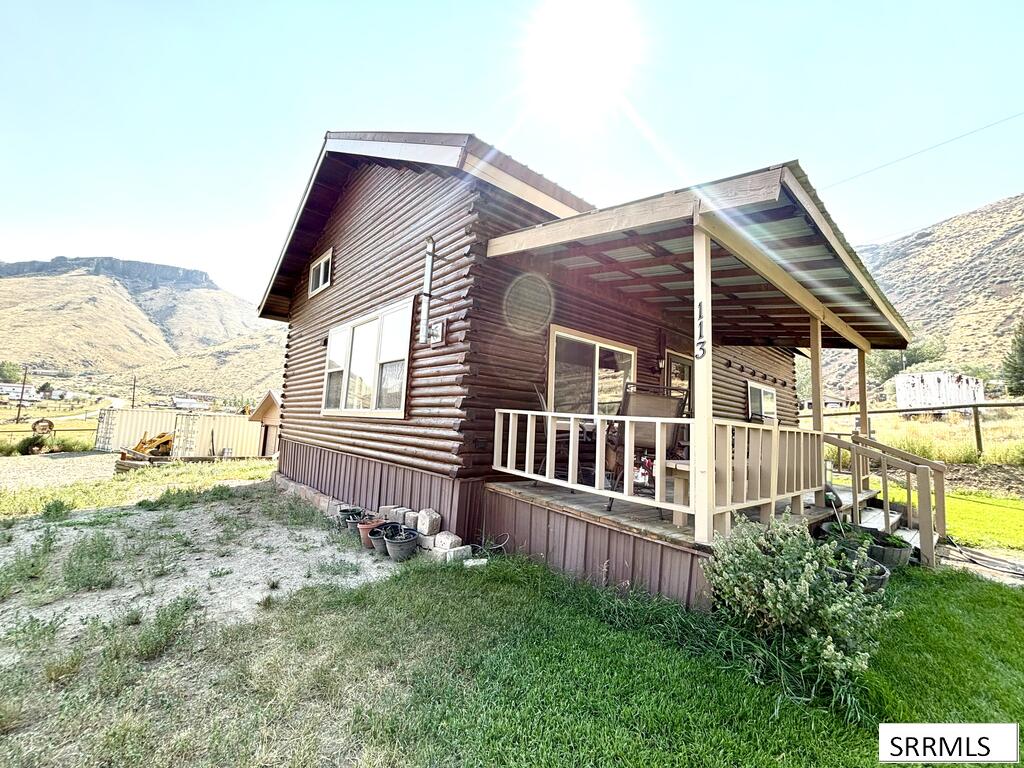 113 Willowtree Drive Property Photo 3