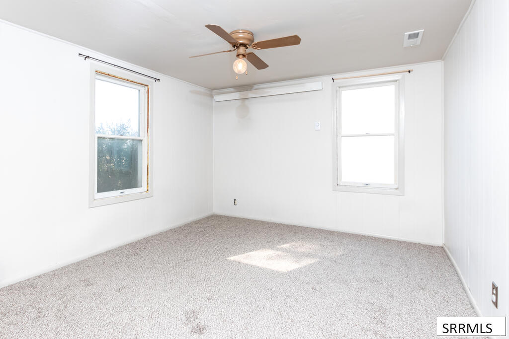 306 N 2600 E Property Photo 11