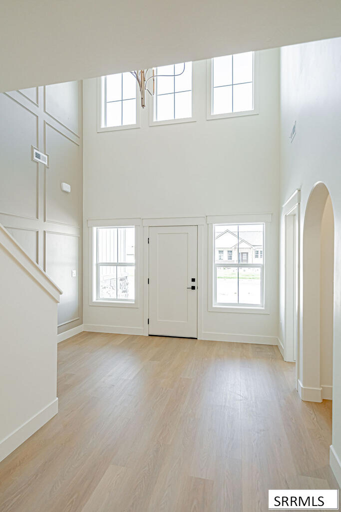617 Boxwood Drive Property Photo 2