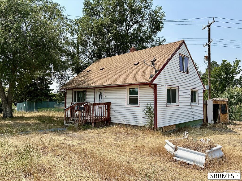 901 Royal Avenue Property Photo 1