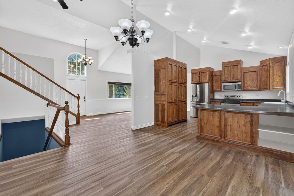 4821 E 150 N Property Photo 12