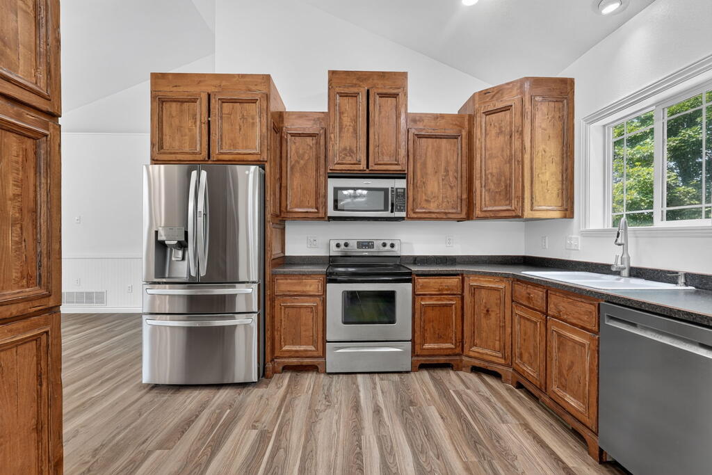4821 E 150 N Property Photo 15