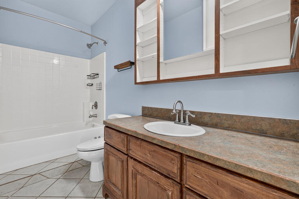 4821 E 150 N Property Photo 16