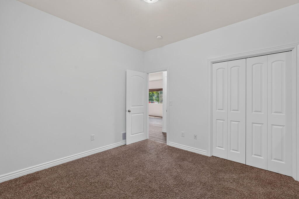 4821 E 150 N Property Photo 17