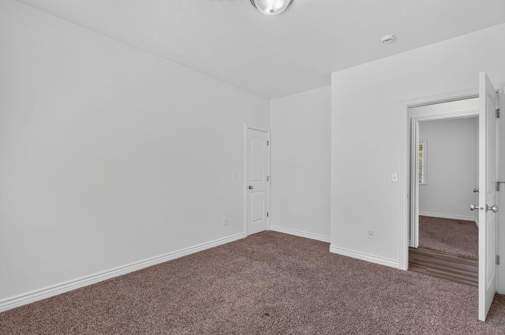4821 E 150 N Property Photo 18