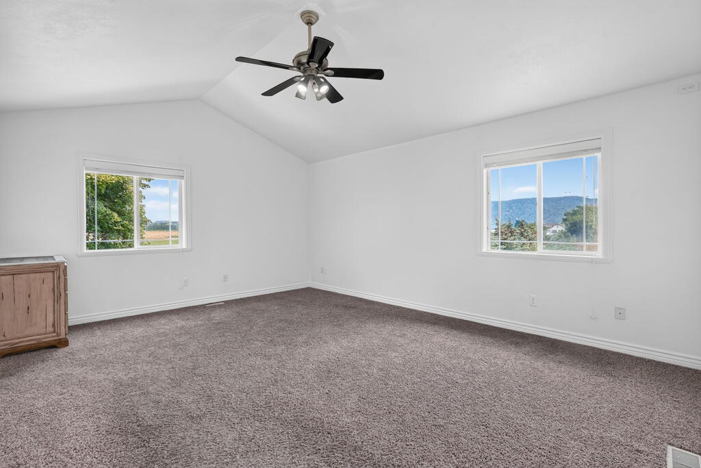 4821 E 150 N Property Photo 23