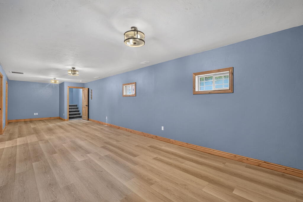4821 E 150 N Property Photo 31