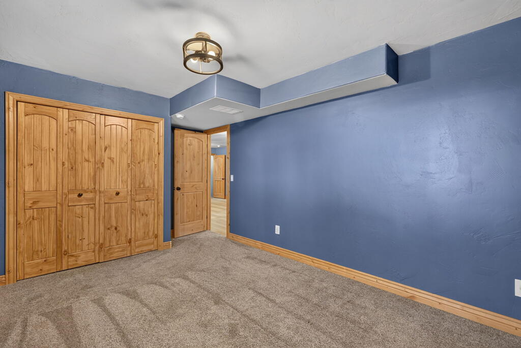 4821 E 150 N Property Photo 32
