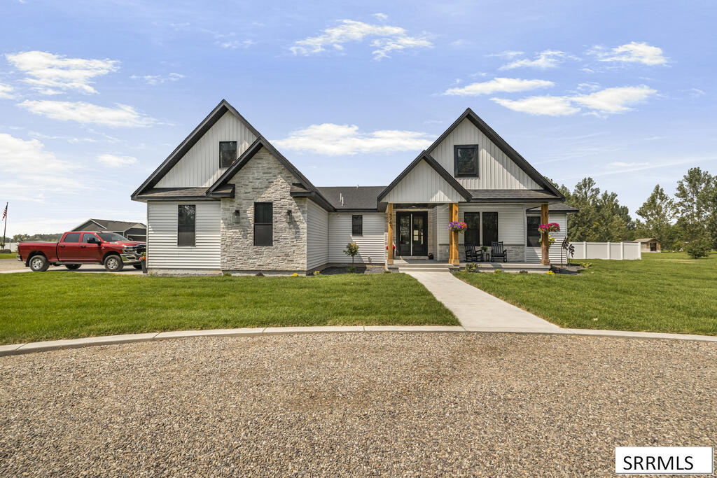 3741 E 331 N Property Photo 2