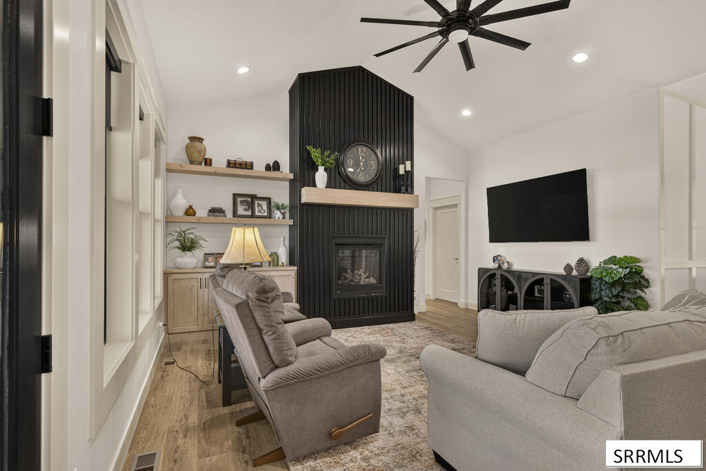 3741 E 331 N Property Photo 7