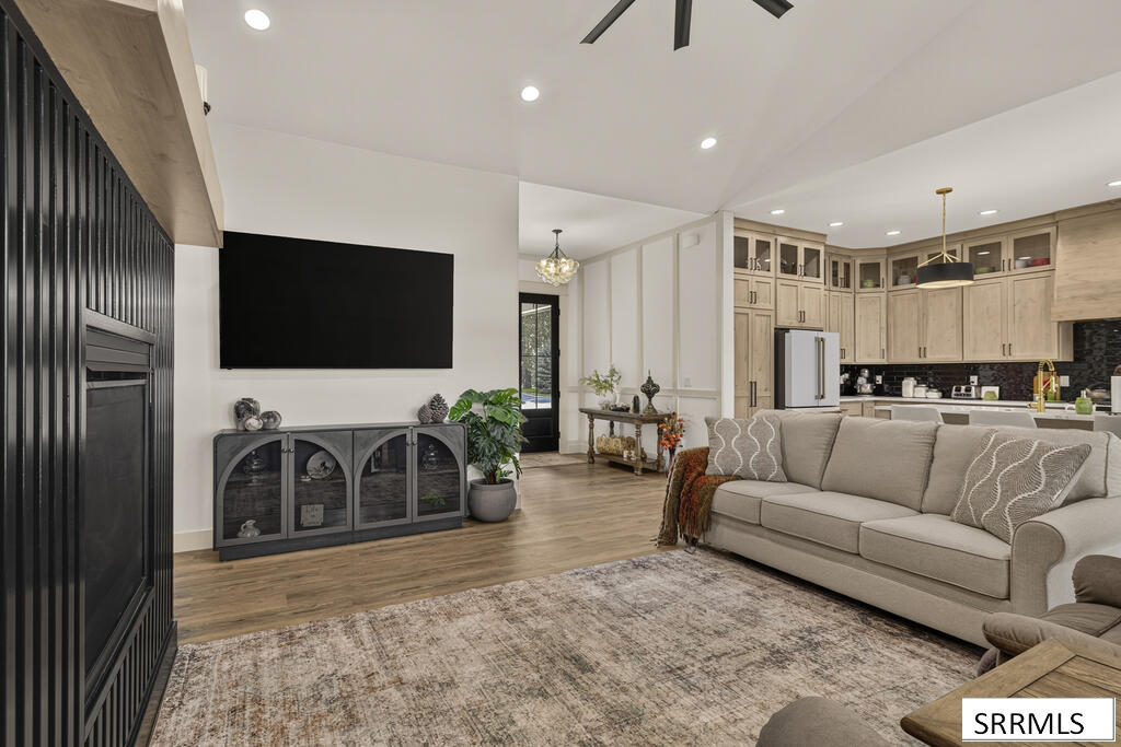 3741 E 331 N Property Photo 9