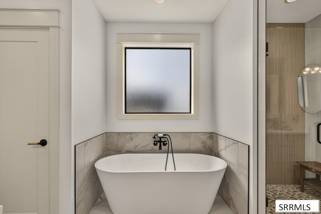 3741 E 331 N Property Photo 24