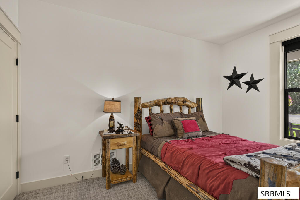 3741 E 331 N Property Photo 35