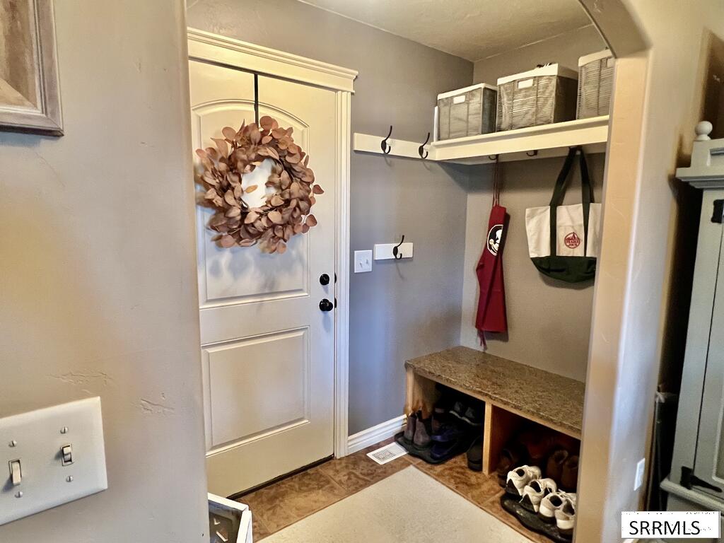 718 Valley Centre Drive # 11 Property Photo 12