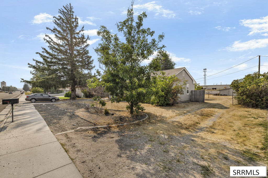 2516 E Lincoln Road Property Photo 4