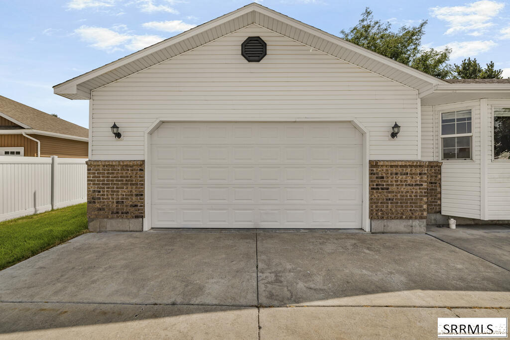 1109 S Diamond Circle Property Photo 4