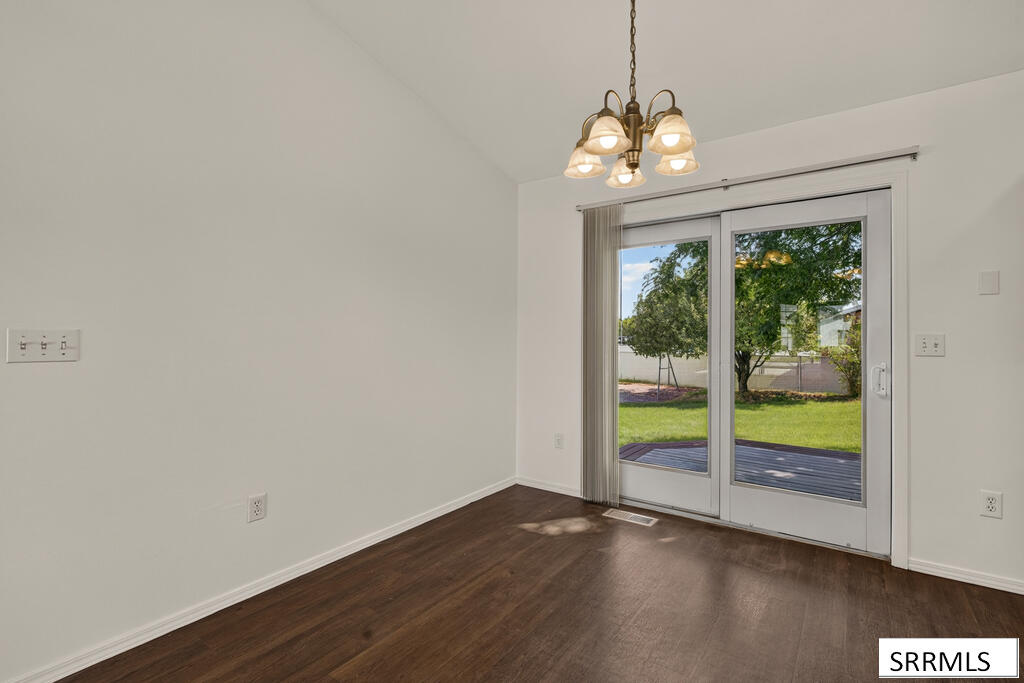 1109 S Diamond Circle Property Photo 9