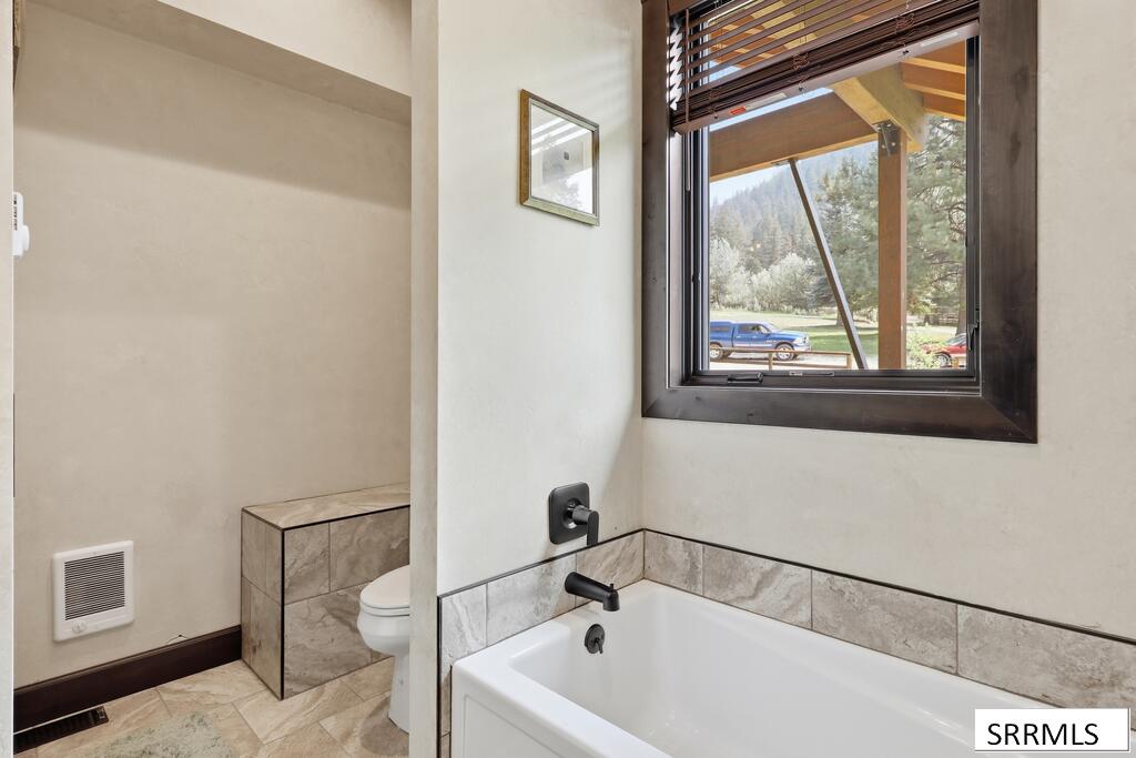 5 Delaney Lane Property Photo 33