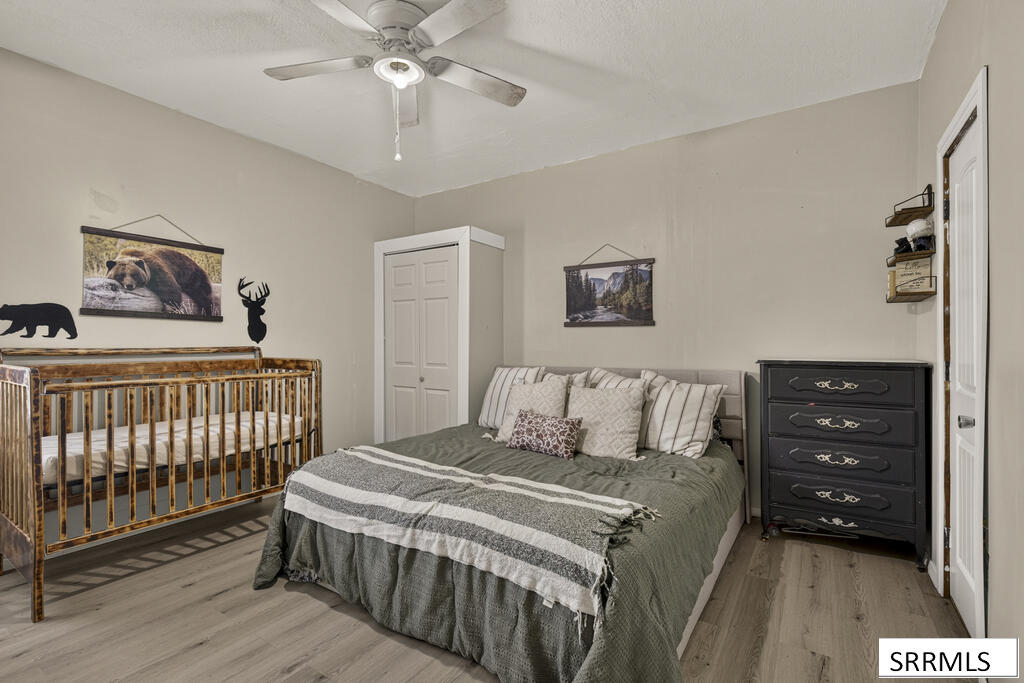 405 1st W Property Photo 10