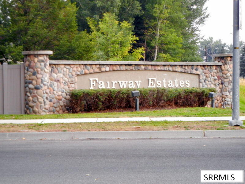 5525 Eaglewood Drive Property Photo 1