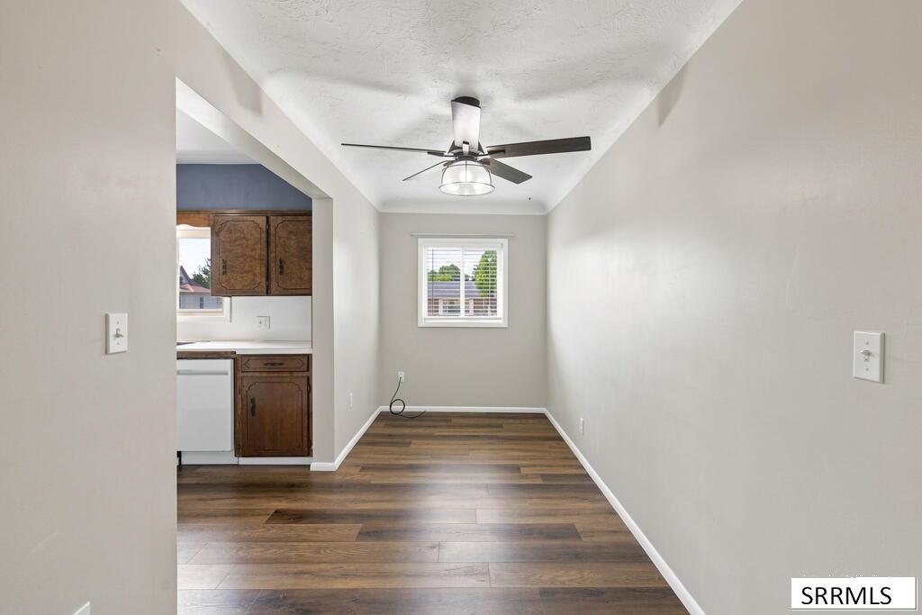 326 W 1st N Property Photo 5