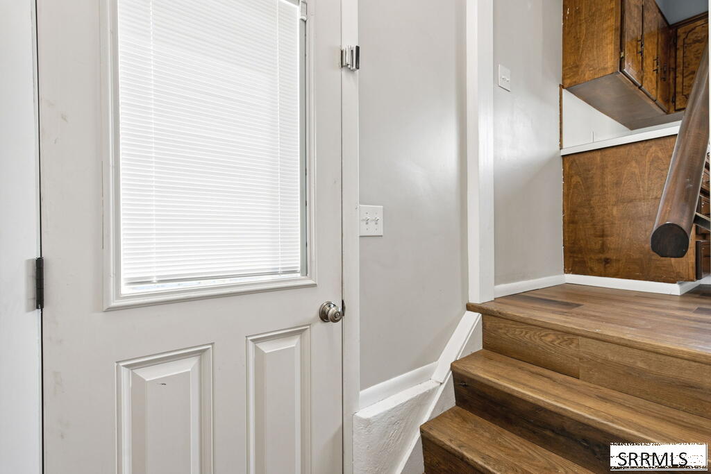 326 W 1st N Property Photo 11