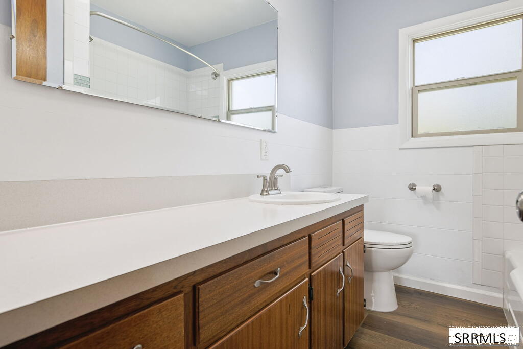 326 W 1st N Property Photo 18