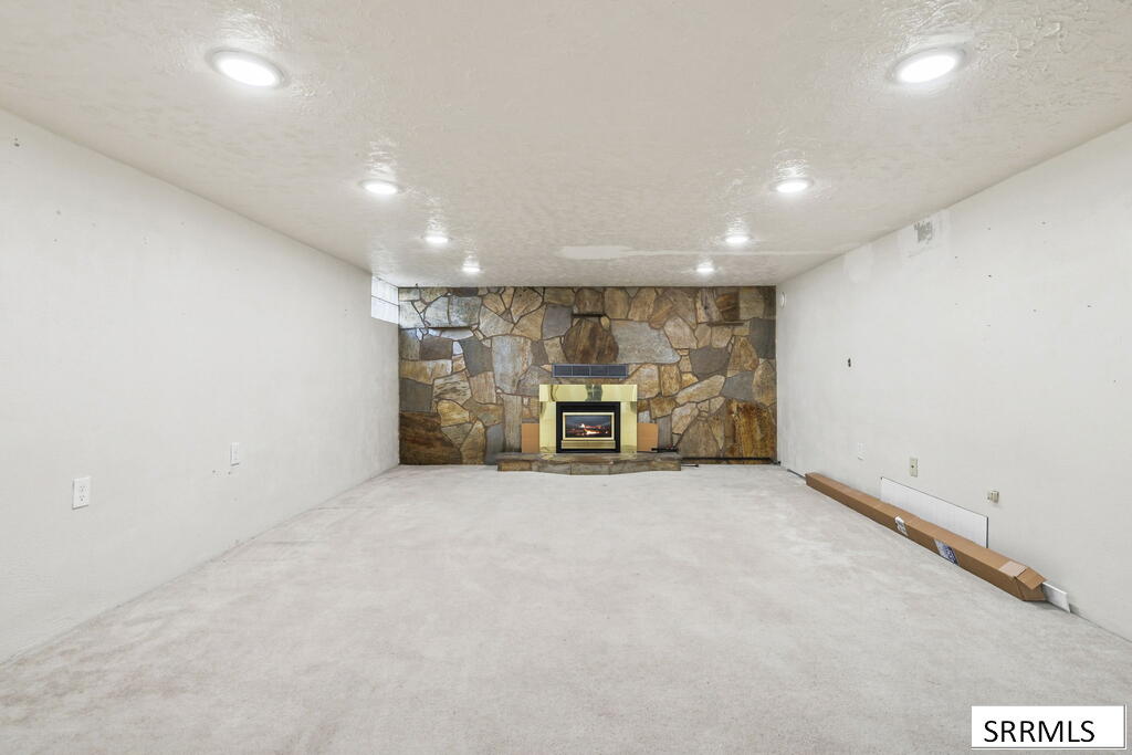 326 W 1st N Property Photo 22