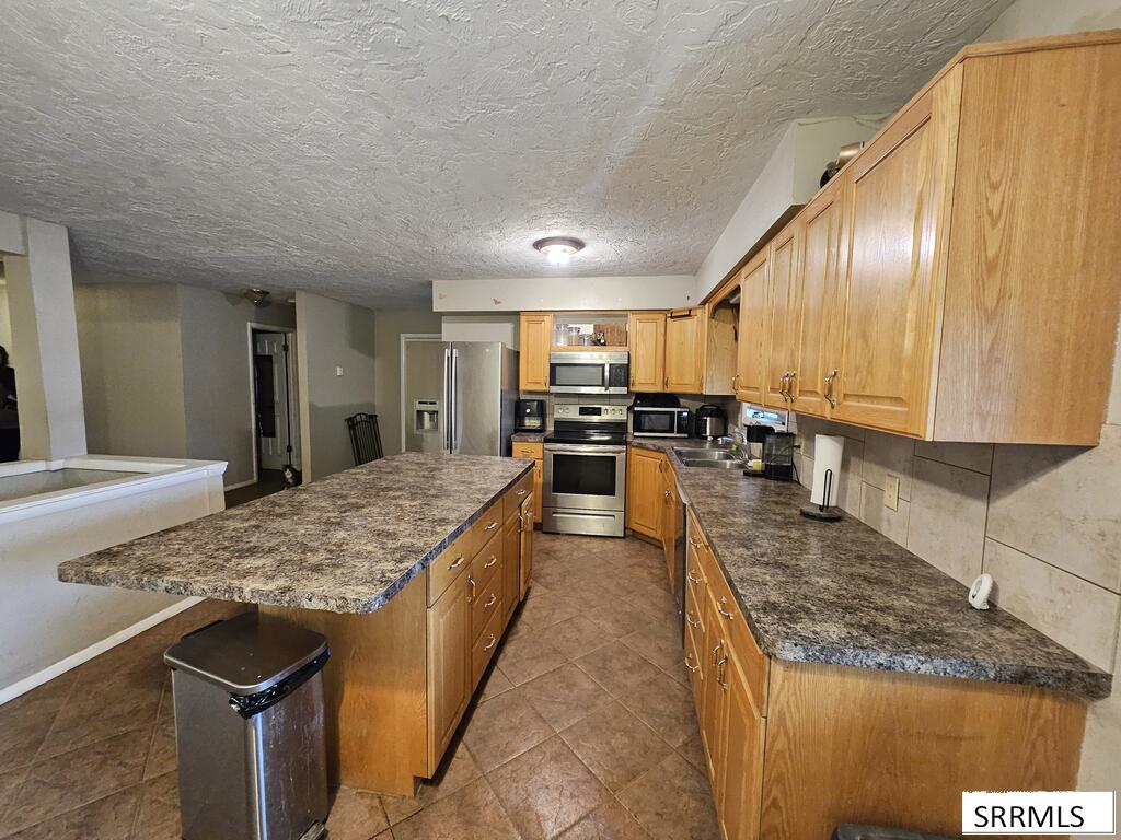 2395 Mesa Street Property Photo 8