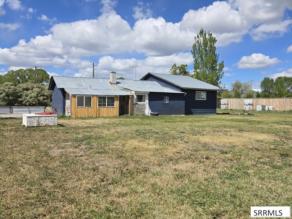 4028 E 600 N Property Photo 2