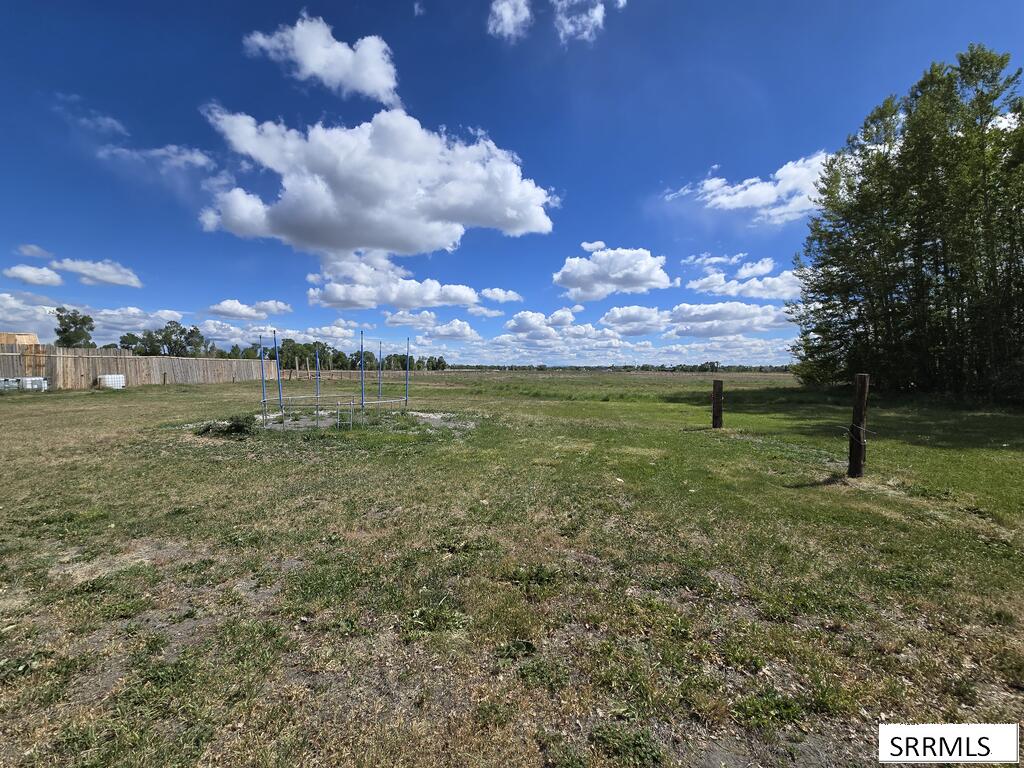 4028 E 600 N Property Photo 6