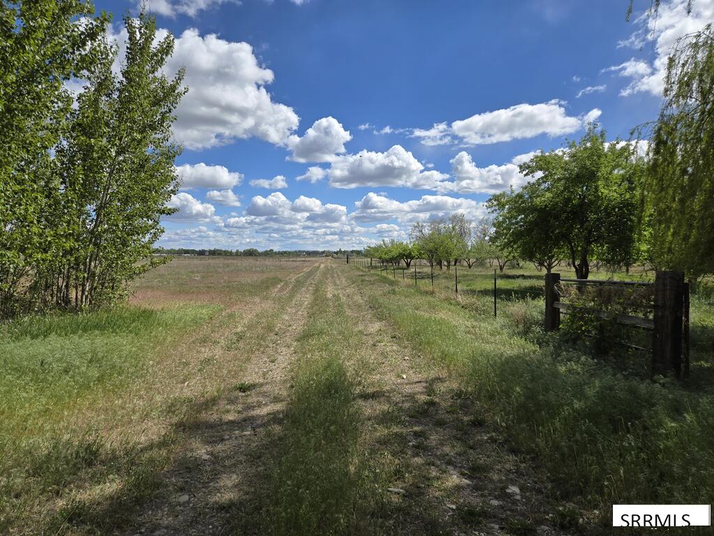 4028 E 600 N Property Photo 7