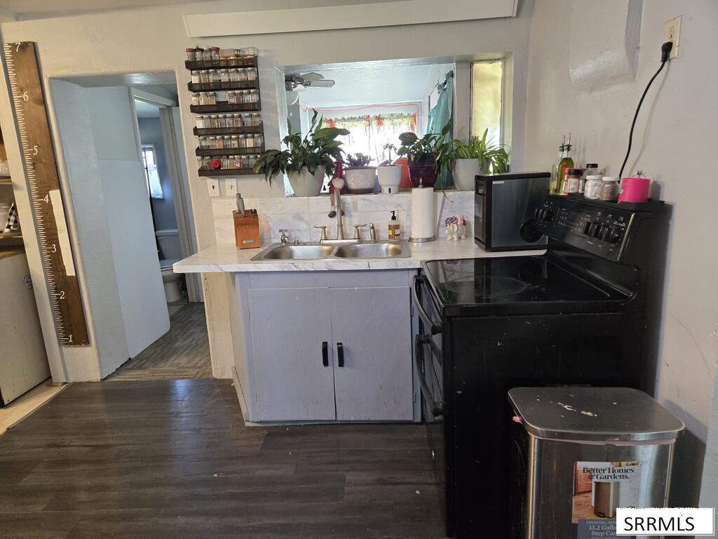 4028 E 600 N Property Photo 11
