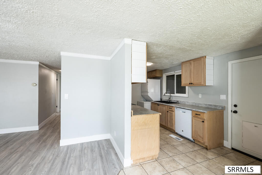850 Royal Avenue Property Photo 8