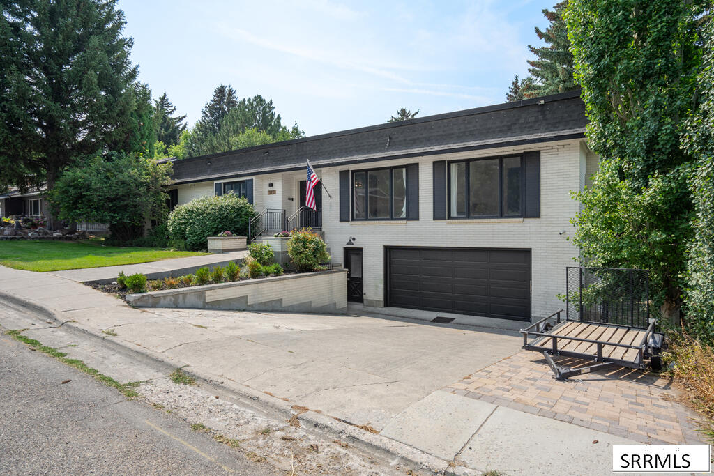 320 Yale Avenue Property Photo 1