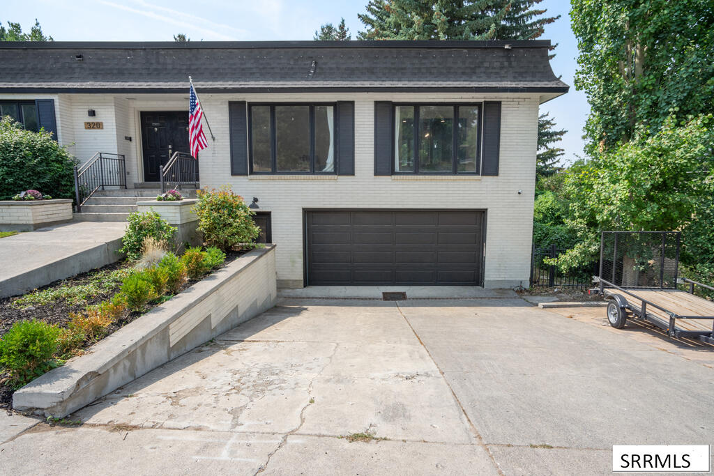 320 Yale Avenue Property Photo 5