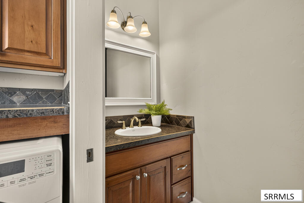 326 N 3744 E Property Photo 55