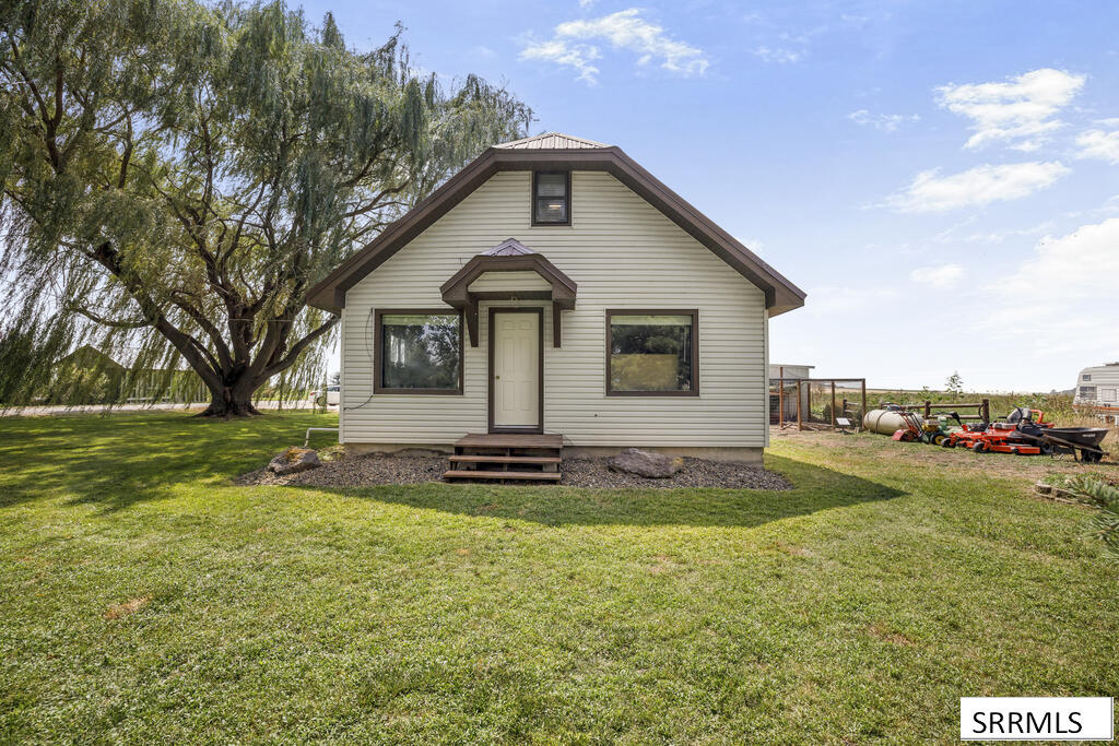 499 N 3300 E Property Photo 2