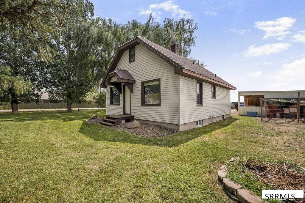 499 N 3300 E Property Photo 3