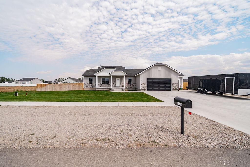 164 N 4039 E Property Photo 2